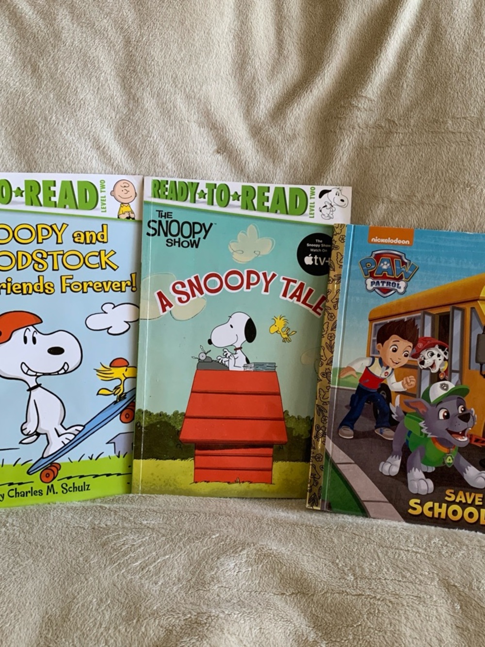 The Snoopy Show: A Snoopy Tale - Light Blue Kids Book